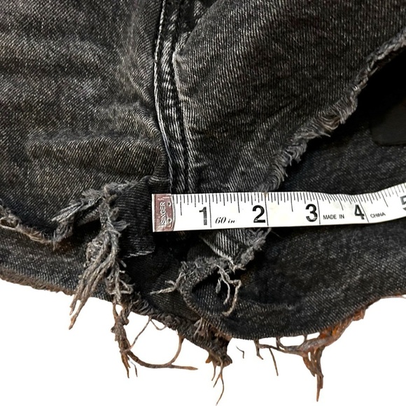 Urban Outfitters BDG Girlfriend High-Waisted Denim Short - Picture 14 of 14